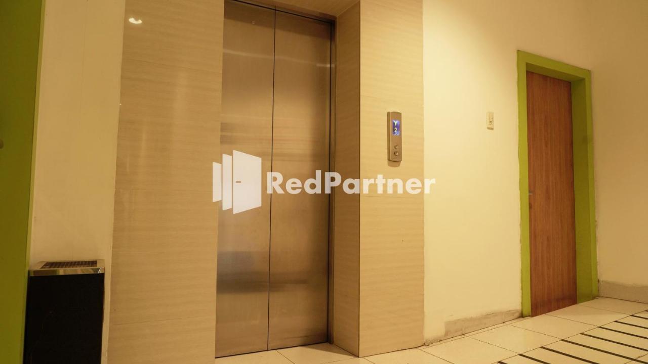 Wisma Sederhana Mitra Reddoorz Medan Exterior foto