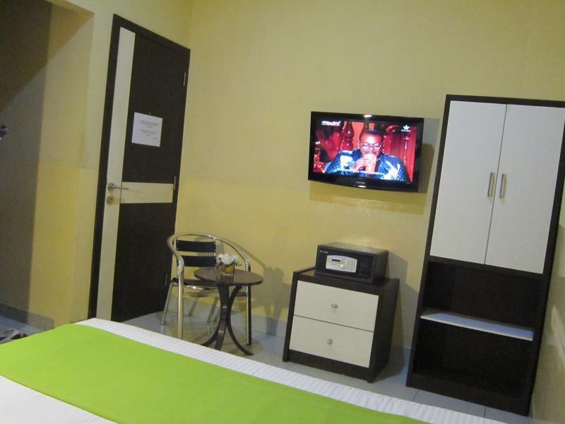 Wisma Sederhana Mitra Reddoorz Medan Exterior foto