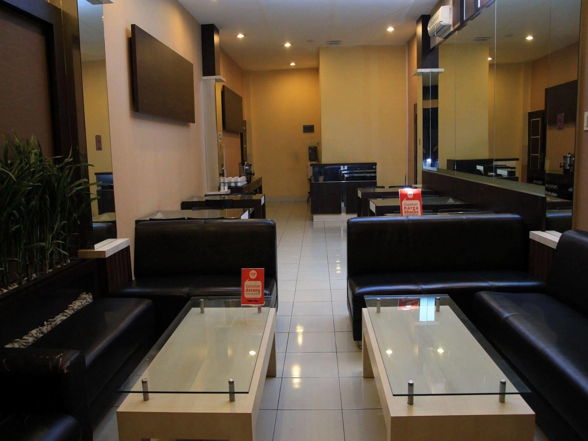 Wisma Sederhana Mitra Reddoorz Medan Exterior foto