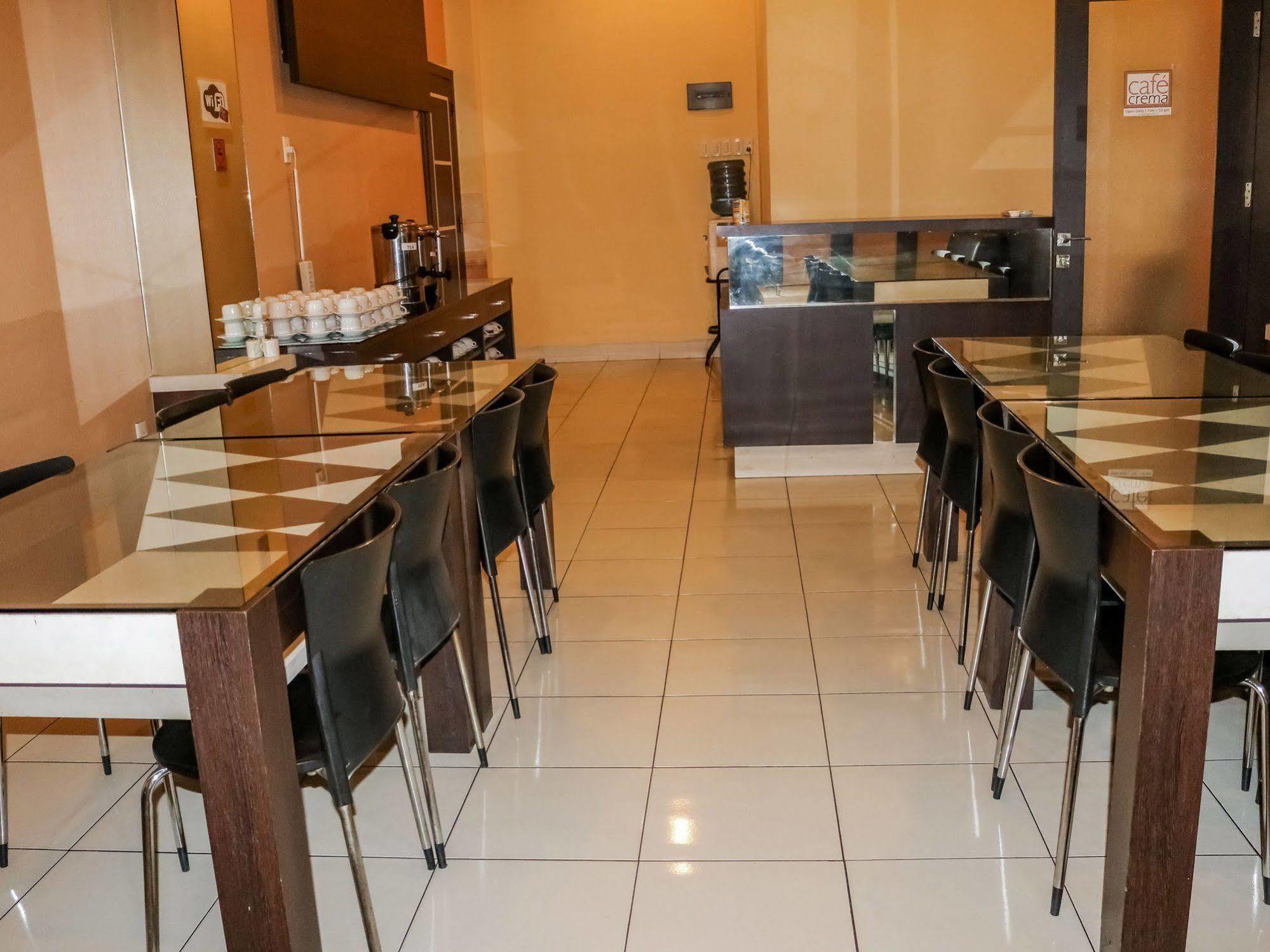 Wisma Sederhana Mitra Reddoorz Medan Exterior foto