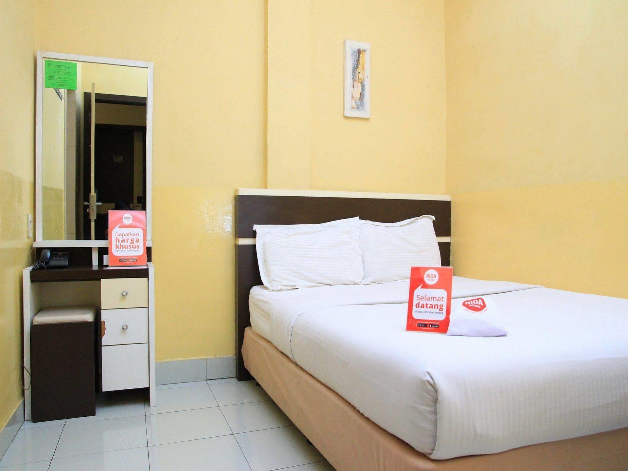 Wisma Sederhana Mitra Reddoorz Medan Exterior foto